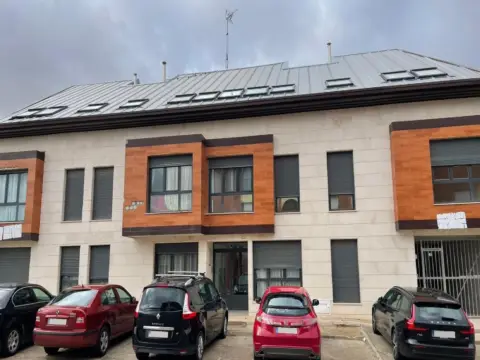 Piso en calle de Padilla, 4